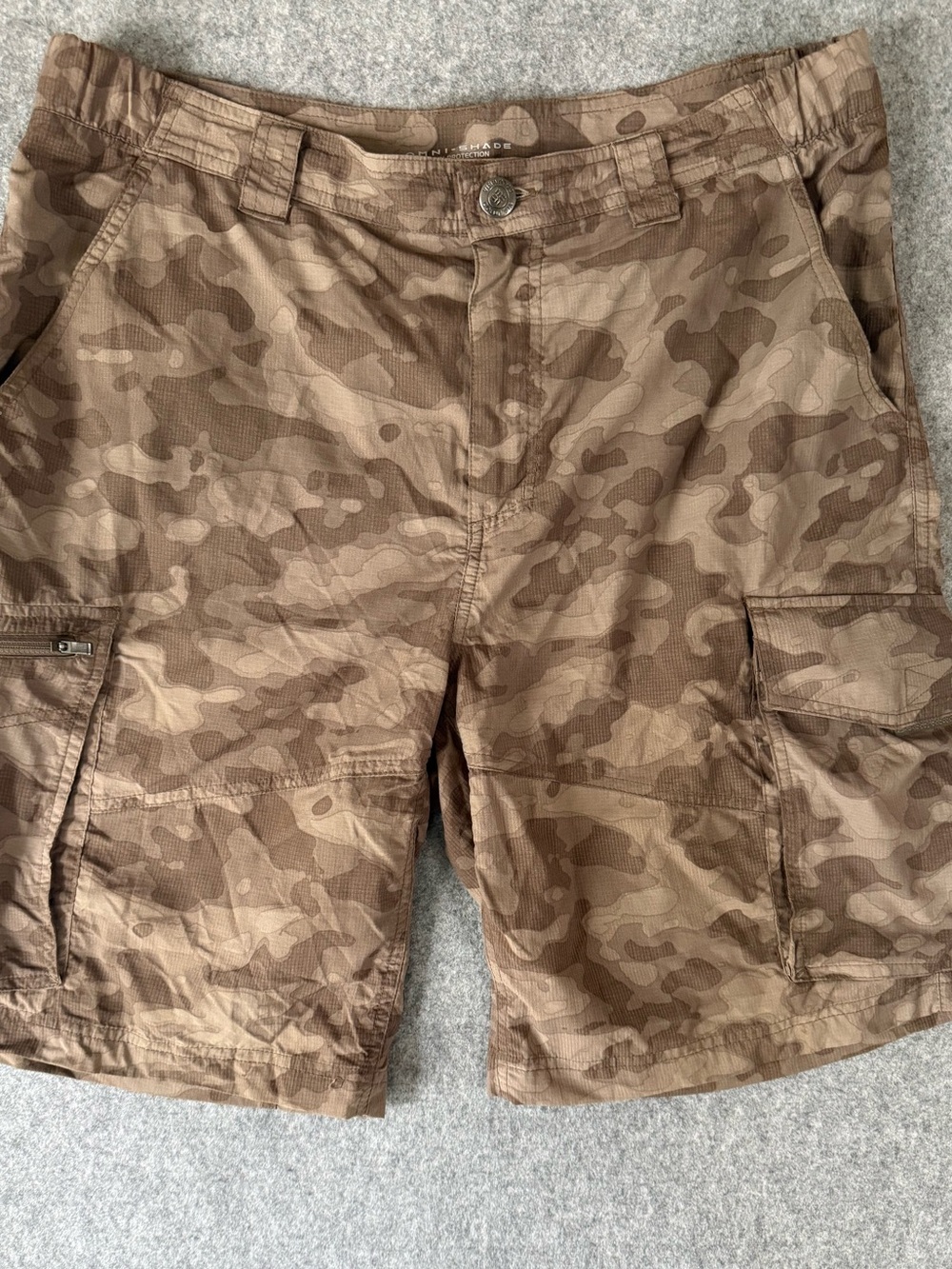 Columbia Omni-Shade Mens Camo Cargo Shorts 34W